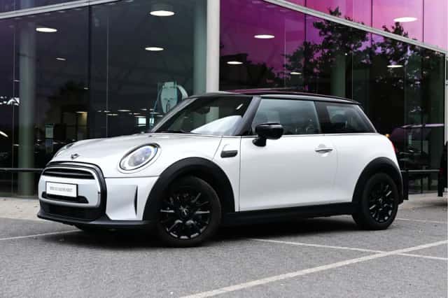 MINI Hatchback (2021) thumbnail 1