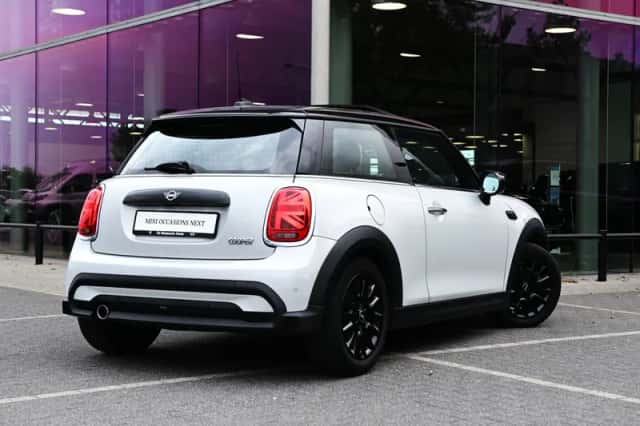 MINI Hatchback (2021) thumbnail 2