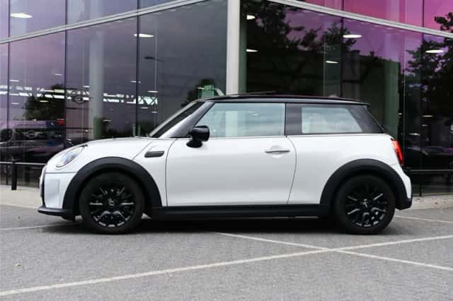 MINI Hatchback (2021) thumbnail 5