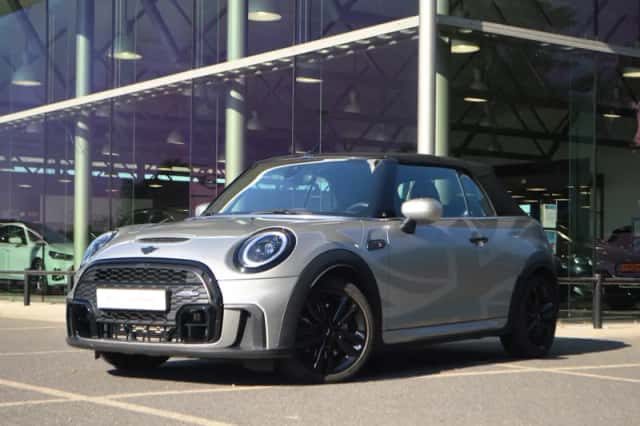 MINI Cabrio (2023) thumbnail 1