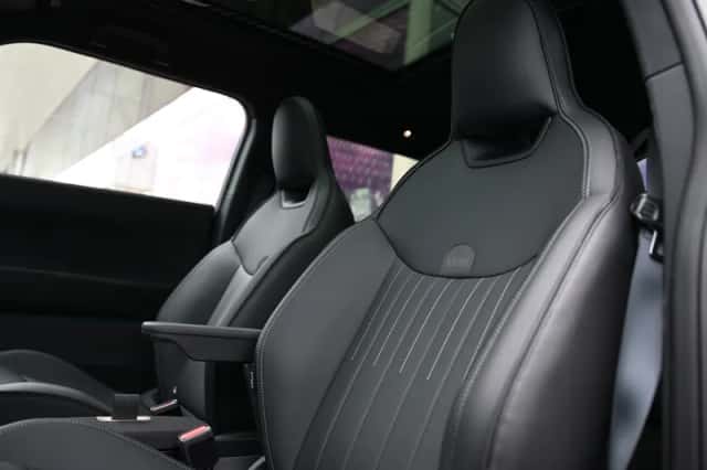 MINI Hatchback (2026) thumbnail 3