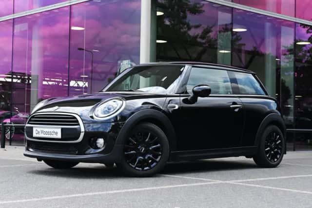 MINI Hatchback (2019) thumbnail 1