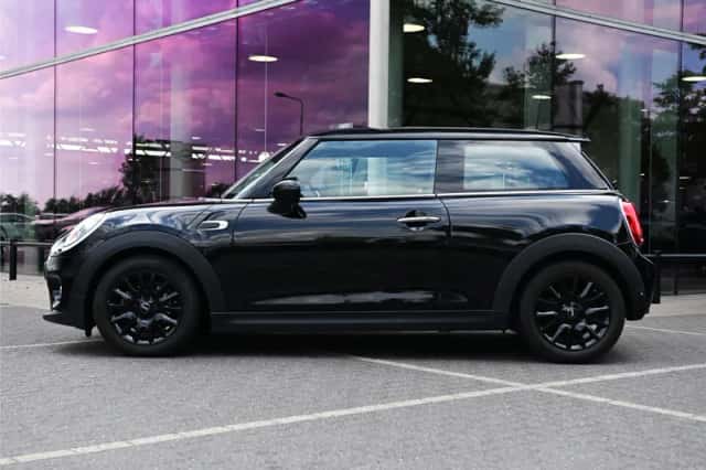 MINI Hatchback (2019) thumbnail 5