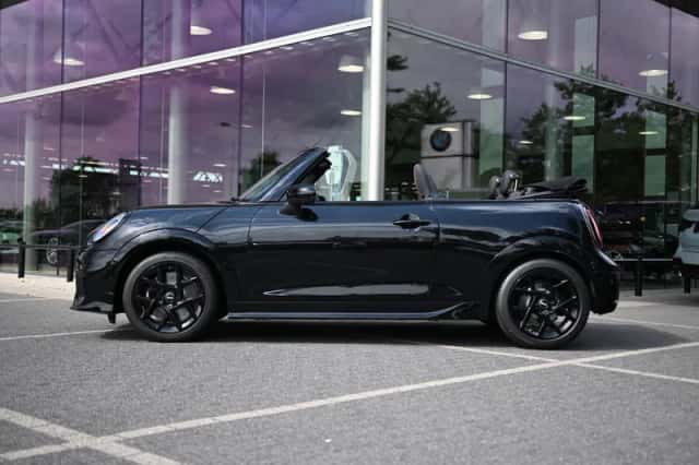 MINI Cabrio (2026) thumbnail 5