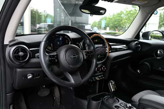 MINI Mini Electric (2022) thumbnail 4
