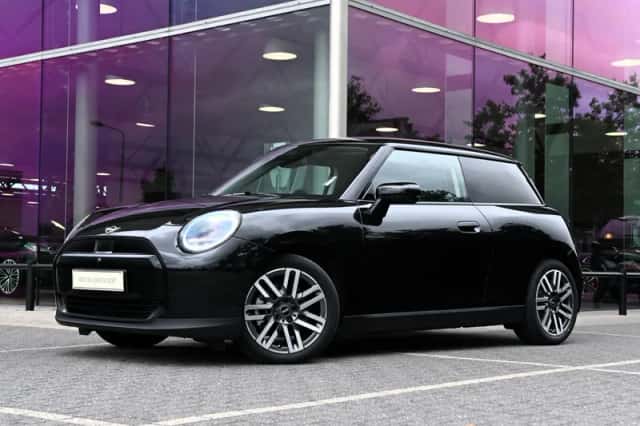 MINI Mini Electric (2024) thumbnail 1