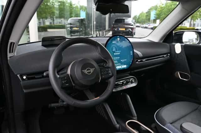 MINI Mini Electric (2024) thumbnail 4