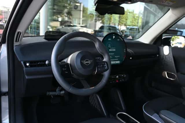 MINI Mini Electric (2025) thumbnail 2