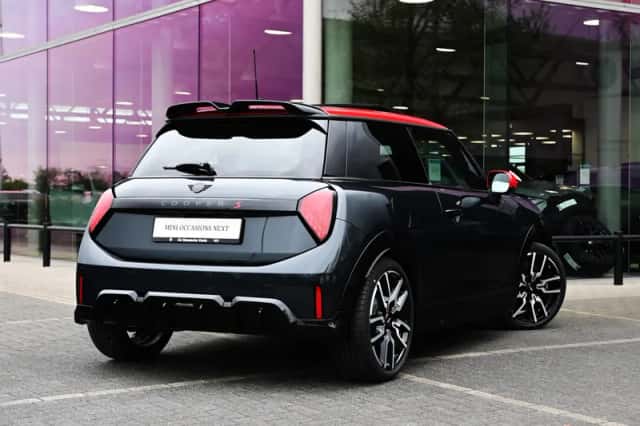 MINI Hatchback (2025) thumbnail 2