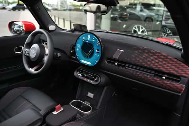 MINI Hatchback (2025) thumbnail 4