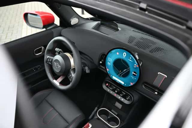MINI Hatchback (2025) thumbnail 6