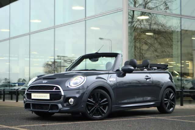 MINI Cabrio (2020) thumbnail 3