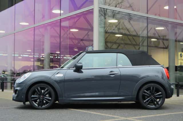 MINI Cabrio (2020) thumbnail 5