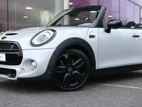 MINI Cabrio (2018) thumbnail 14