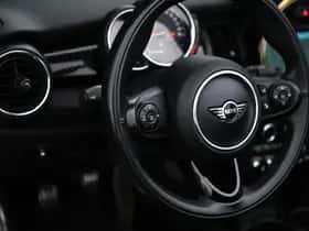 MINI Cabrio (2018) thumbnail 15