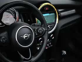 MINI Cabrio (2018) thumbnail 18