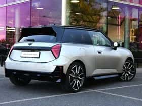 MINI Hatchback (2026) thumbnail 2