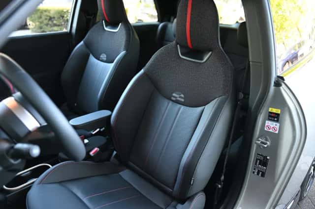 MINI Hatchback (2026) thumbnail 4