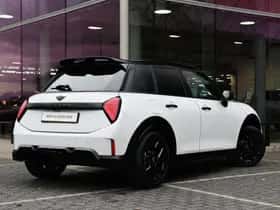 MINI Hatchback (2026) thumbnail 2