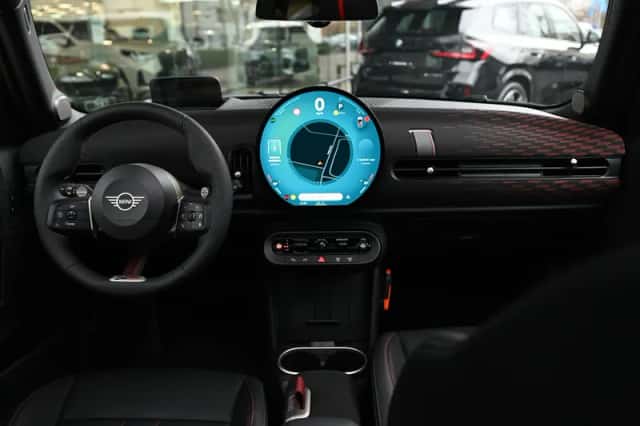 MINI Hatchback (2026) thumbnail 3