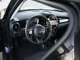 MINI Hatchback (2023) thumbnail 6