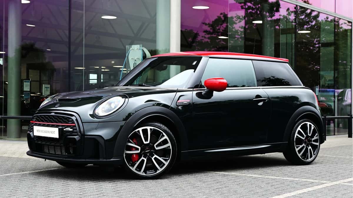MINI Hatchback (2022) — foto 1