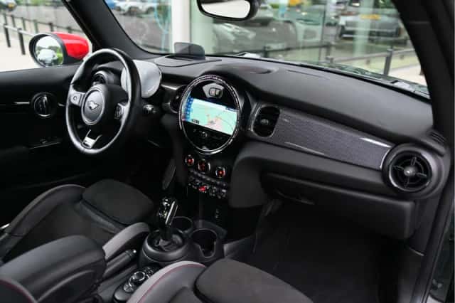 MINI Hatchback (2022) thumbnail 4