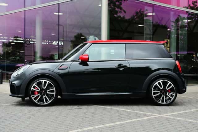 MINI Hatchback (2022) thumbnail 5