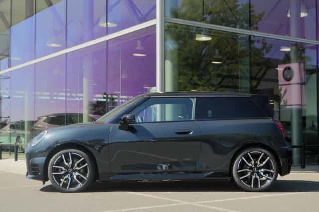 MINI Hatchback (2026) thumbnail 2