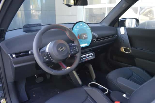 MINI Hatchback (2026) thumbnail 3