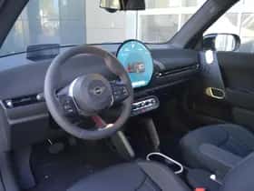 MINI Hatchback (2026) thumbnail 3