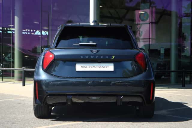 MINI Hatchback (2026) thumbnail 6
