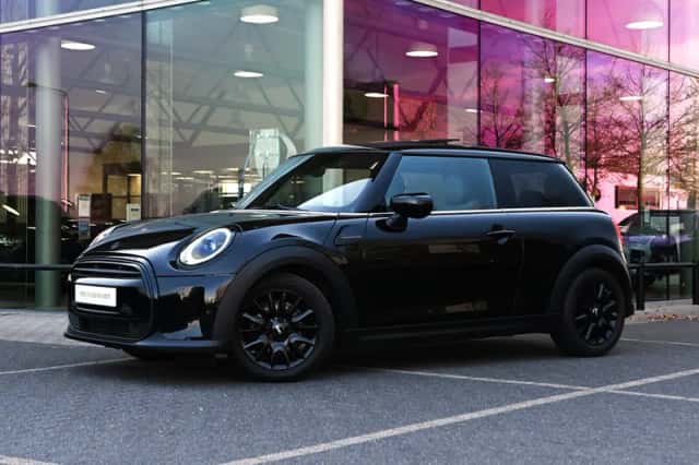 MINI Hatchback (2022) thumbnail 1