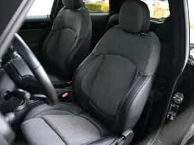 MINI Hatchback (2022) thumbnail 3
