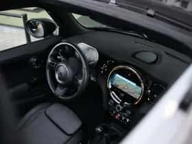 MINI Hatchback (2022) thumbnail 4