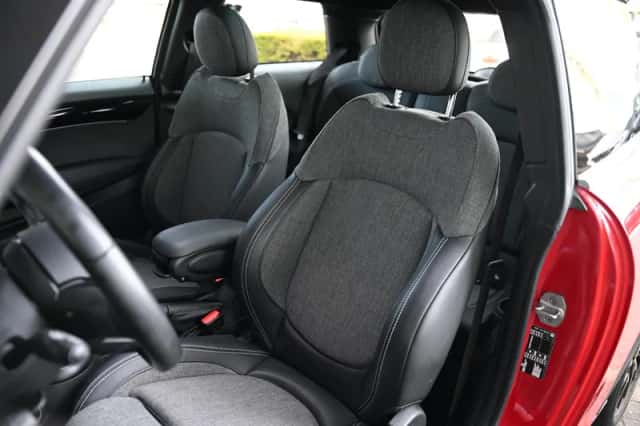 MINI Hatchback (2022) thumbnail 3