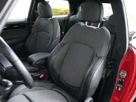MINI Hatchback (2022) thumbnail 3