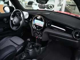 MINI Hatchback (2022) thumbnail 4