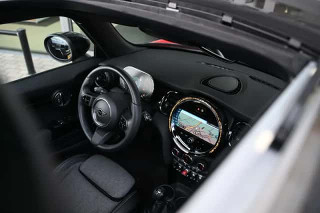 MINI Hatchback (2022) thumbnail 6