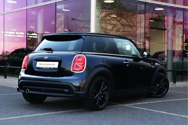 MINI Hatchback (2022) thumbnail 2