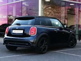 MINI Hatchback (2022) thumbnail 2