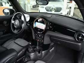 MINI Hatchback (2022) thumbnail 3