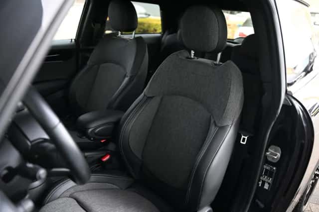 MINI Hatchback (2022) thumbnail 4
