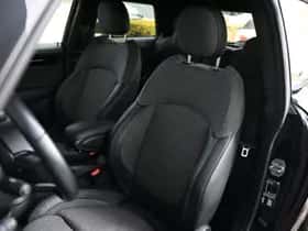 MINI Hatchback (2022) thumbnail 4