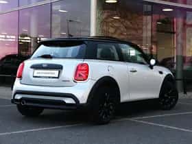 MINI Hatchback (2022) thumbnail 2