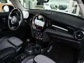 MINI Hatchback (2022) thumbnail 3
