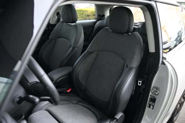 MINI Hatchback (2022) thumbnail 4