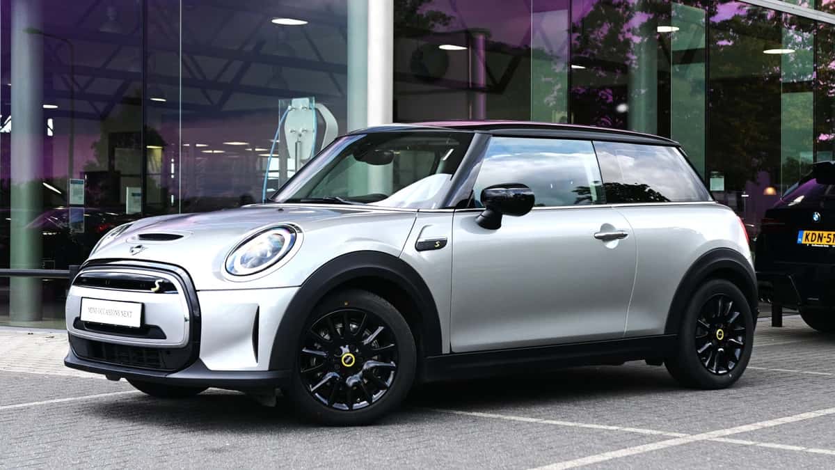 MINI Hatchback (2023) — foto 1
