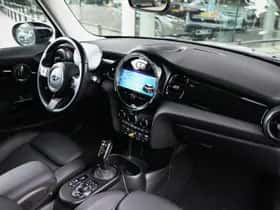 MINI Hatchback (2023) thumbnail 3