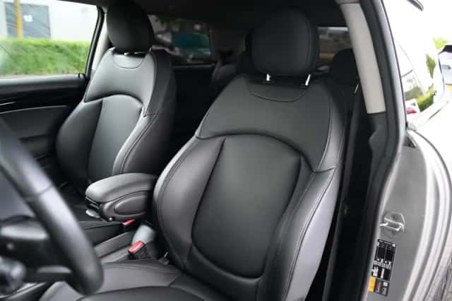 MINI Hatchback (2023) thumbnail 4